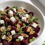 Keto Rote Bete Salat mit Feta und knackigen Walnüssen