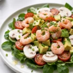 Keto Avocado-Garnelen-Salat mit Champignons — feiner Low-Carb Meeresfrüchte-Salat