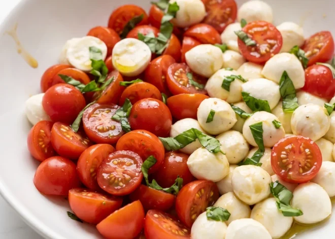 Tomate-Mozzarella-Salat – Frischer Keto Klassiker in 10 Min